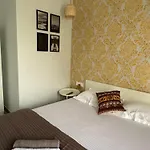 Oxford: Private Studio In Koregaon Park. Lakeview