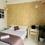 Oxford: Private Studio In Koregaon Park. Lakeview