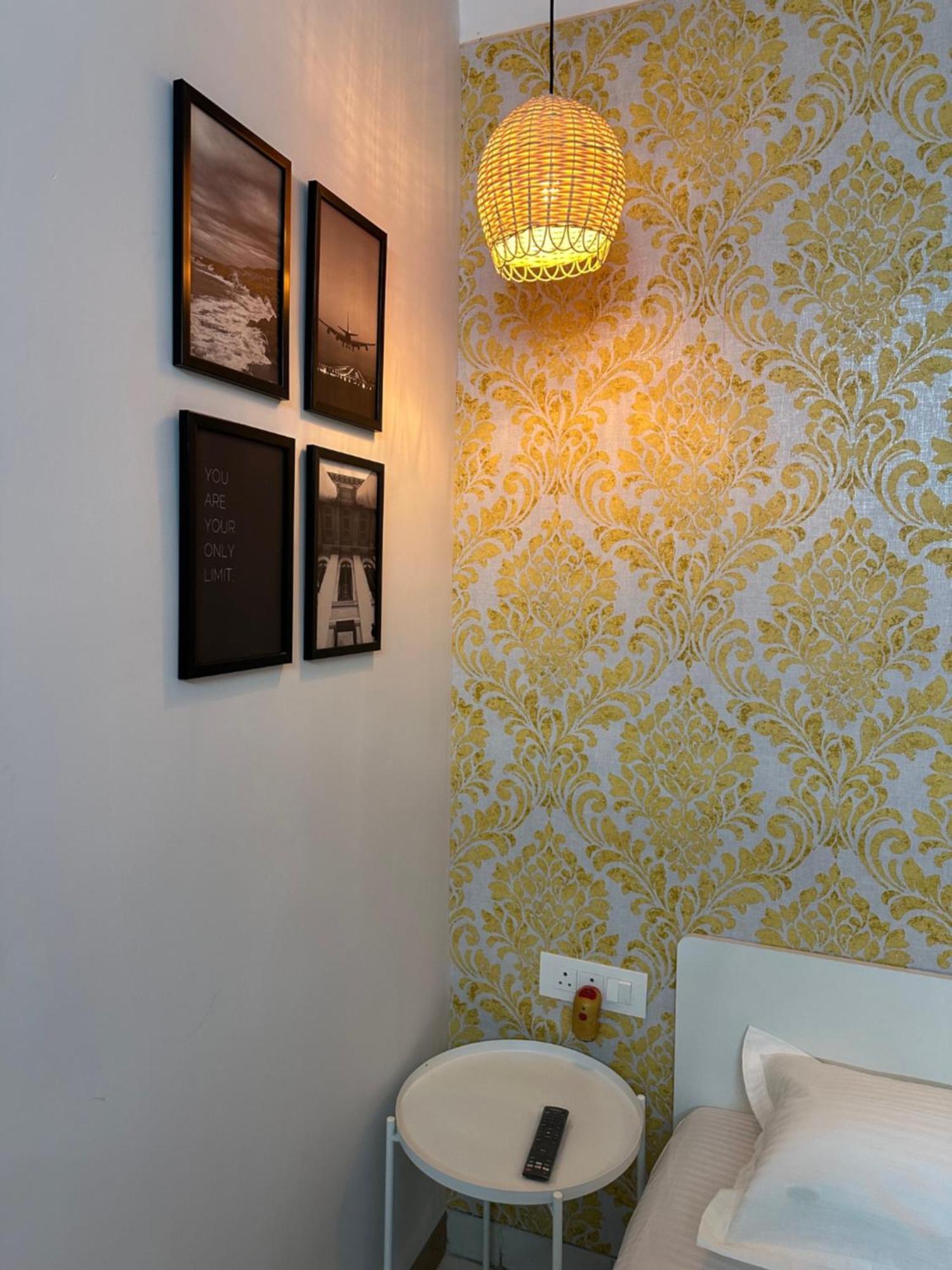 Oxford: Private In Koregaon Park. Lakeview