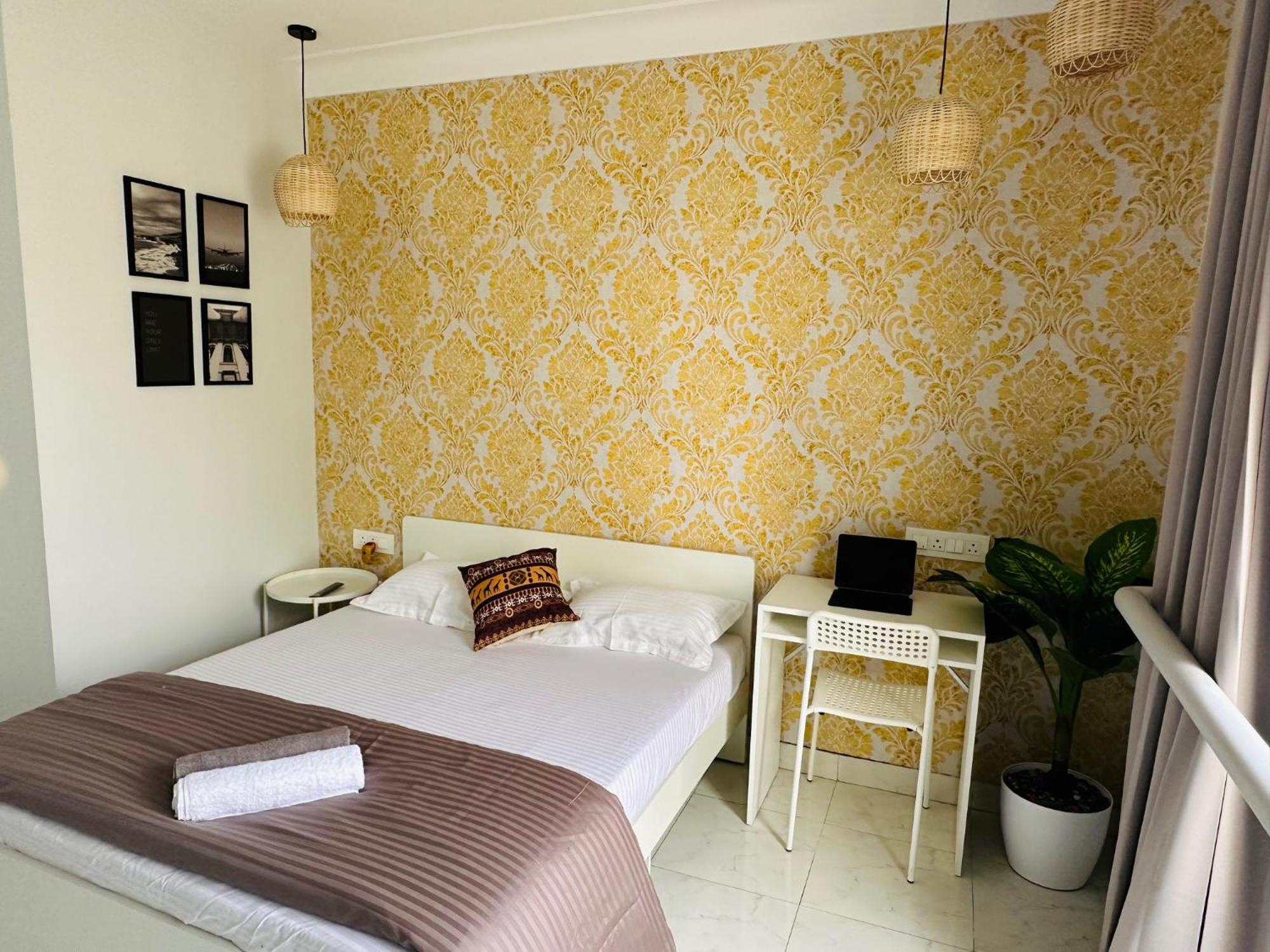 Oxford: Private In Koregaon Park. Lakeview * Pune