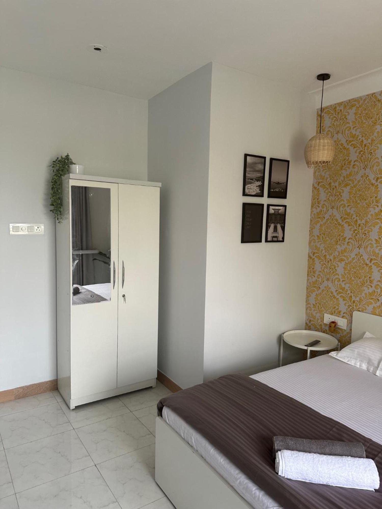 Apartment Oxford: Private In Koregaon Park. Lakeview *